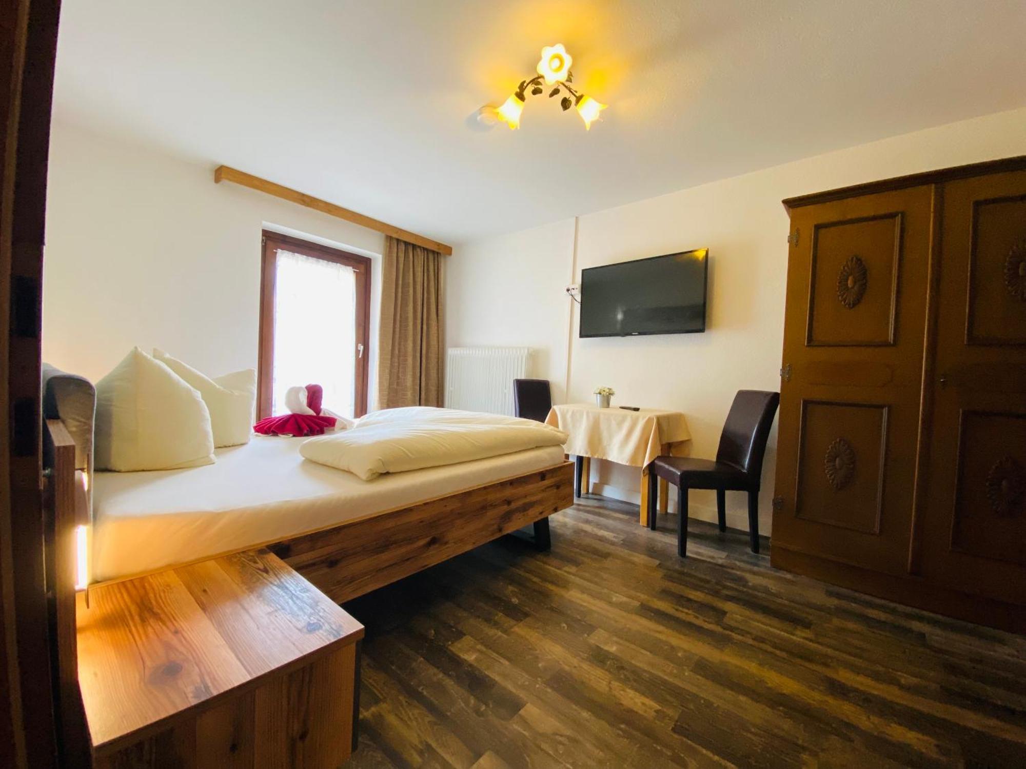 Pension Jagerhof - Sommercard Inkl - 5 Min Zum Hochzeiger Jerzens Exterior photo