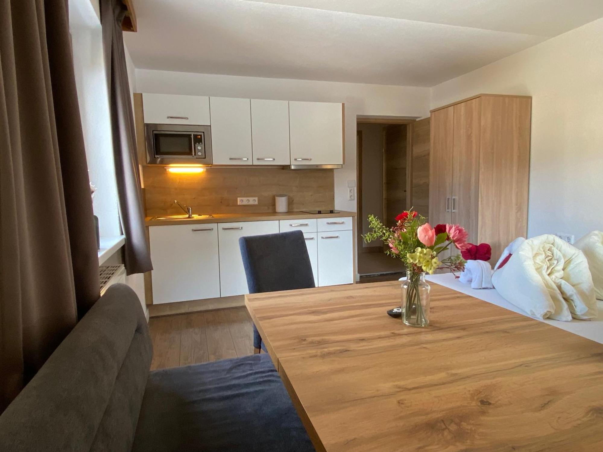 Pension Jagerhof - Sommercard Inkl - 5 Min Zum Hochzeiger Jerzens Exterior photo